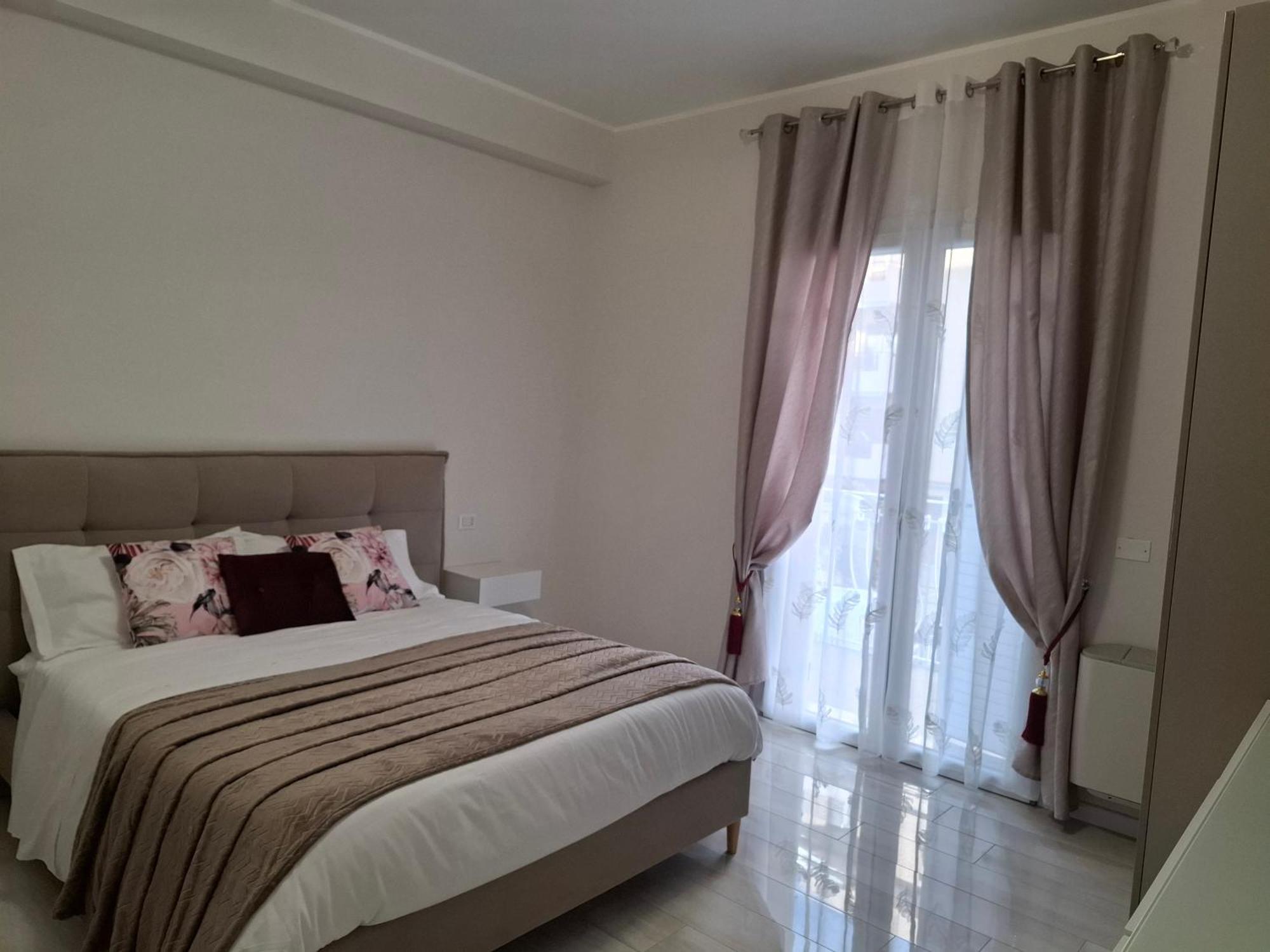 Mariam Royal Apartment & Rooms Reggio di Calabria Dış mekan fotoğraf
